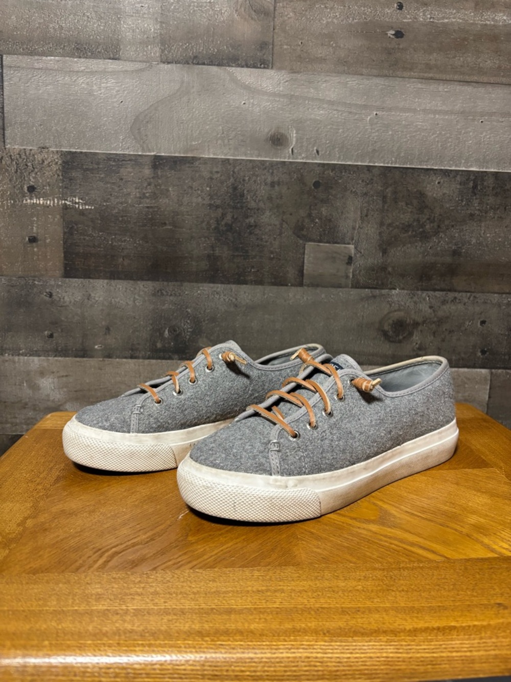 Sperry Gray Wool Low-Top Sneakers with Tan Leather Laces Ladies 7